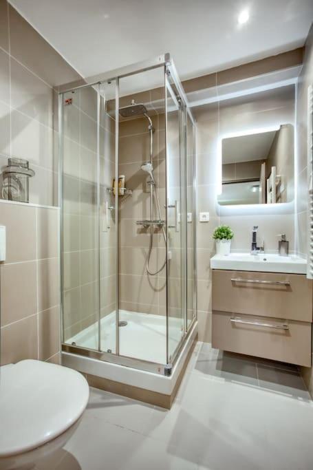 Amazing Apart New Bastille 3 Bedrooms 2 Bathrooms Париж Экстерьер фото