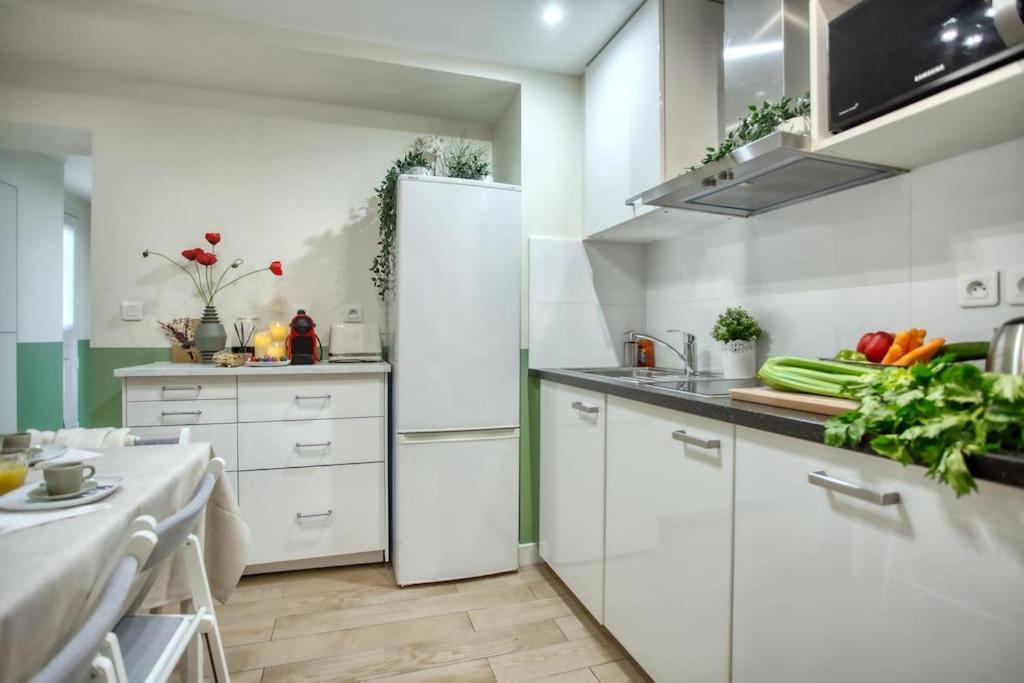 Amazing Apart New Bastille 3 Bedrooms 2 Bathrooms Париж Экстерьер фото